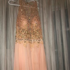 Gorgeous long dress for special occasions